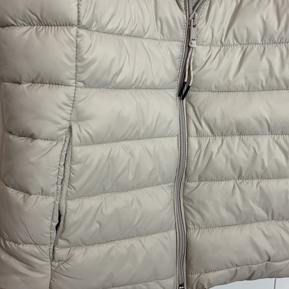 NWT Gap Factory puffer Vest with pockets Size XS - Picture 6 of 8